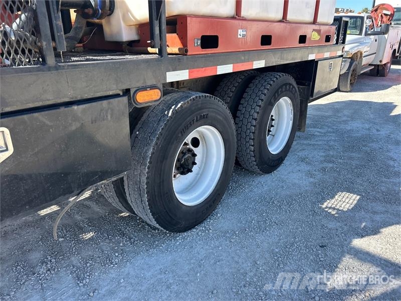 Peterbilt 386 6x4 Mud Mixing Truck شاحنات أخرى