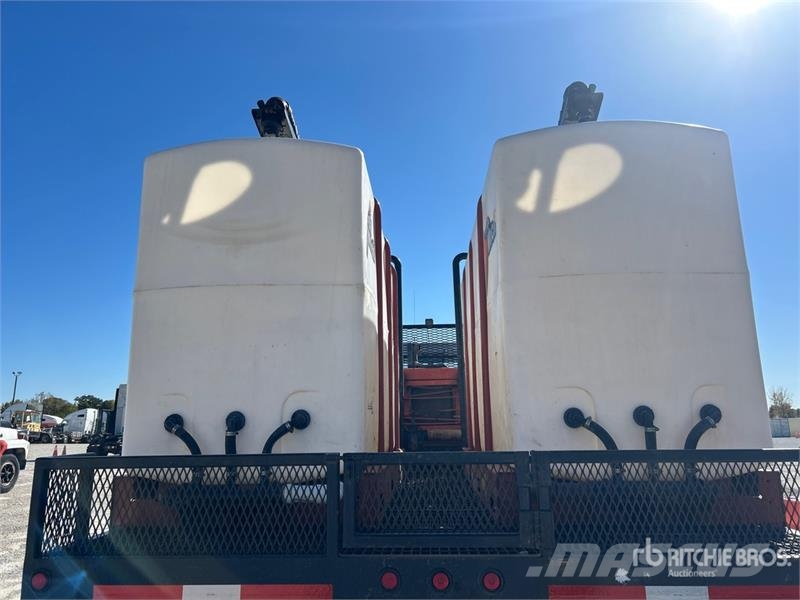 Peterbilt 386 6x4 Mud Mixing Truck شاحنات أخرى
