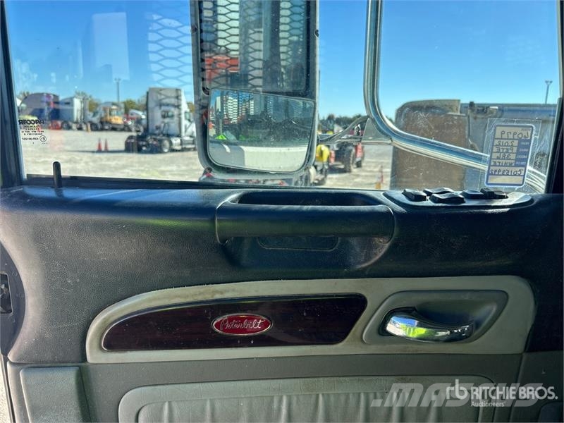 Peterbilt 386 6x4 Mud Mixing Truck شاحنات أخرى