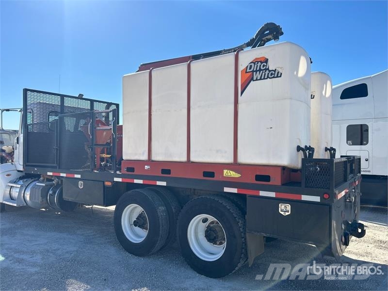 Peterbilt 386 6x4 Mud Mixing Truck شاحنات أخرى