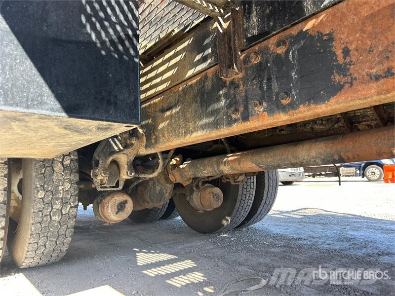 Peterbilt 386 6x4 Mud Mixing Truck شاحنات أخرى