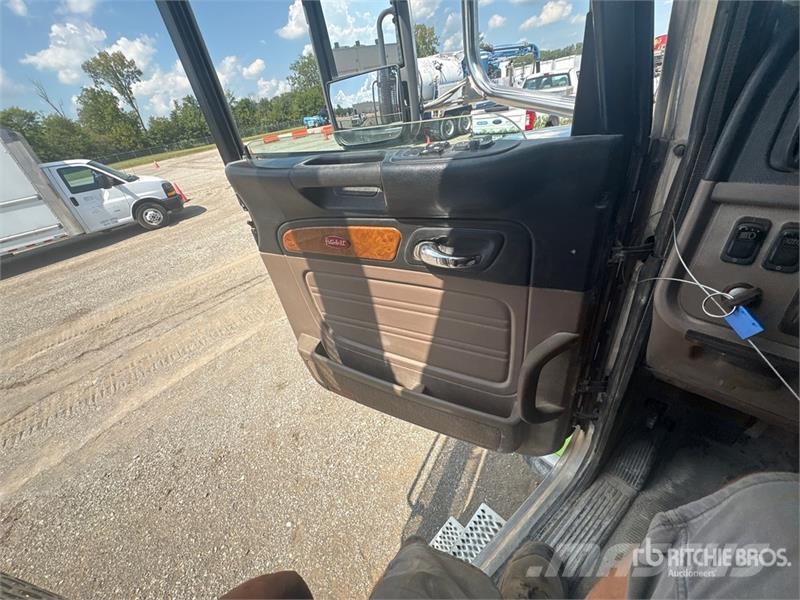 Peterbilt 388 Vlačilci