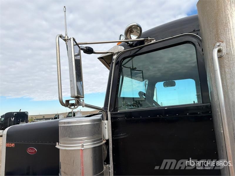 Peterbilt 388 Sleepwagens