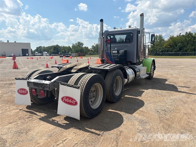 Peterbilt 388 Vlačilci