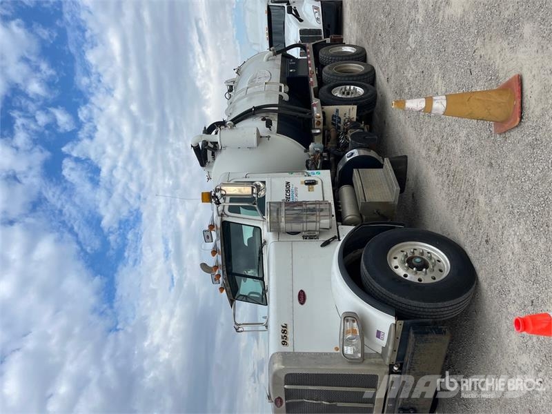 Peterbilt 388 8x4 Vacuum Tanker Truck Kombinētās vakumsūkņa mašīnas