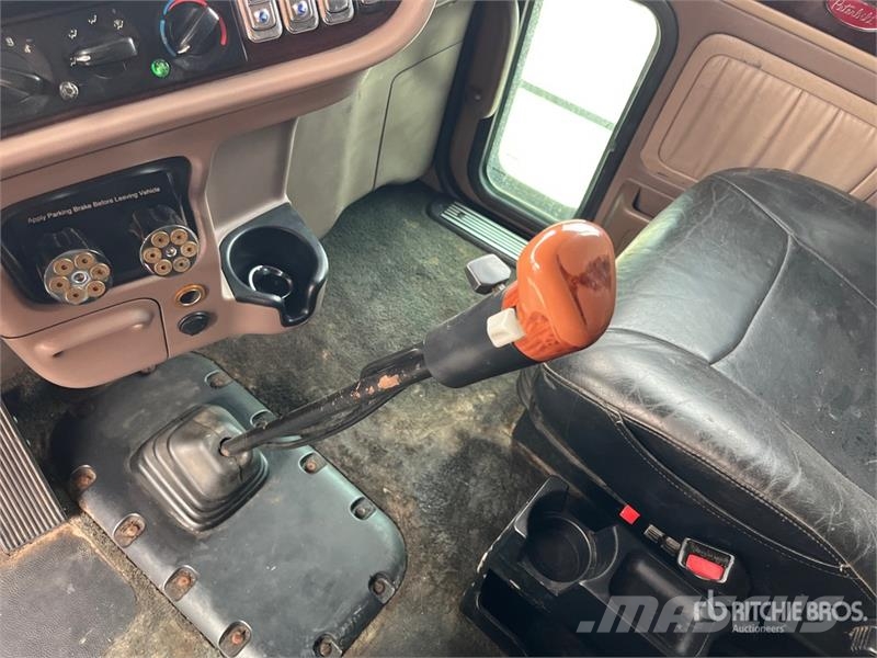 Peterbilt 389 Тягачі