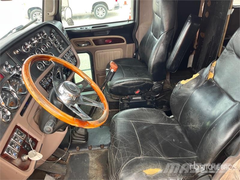 Peterbilt 389 Тягачі