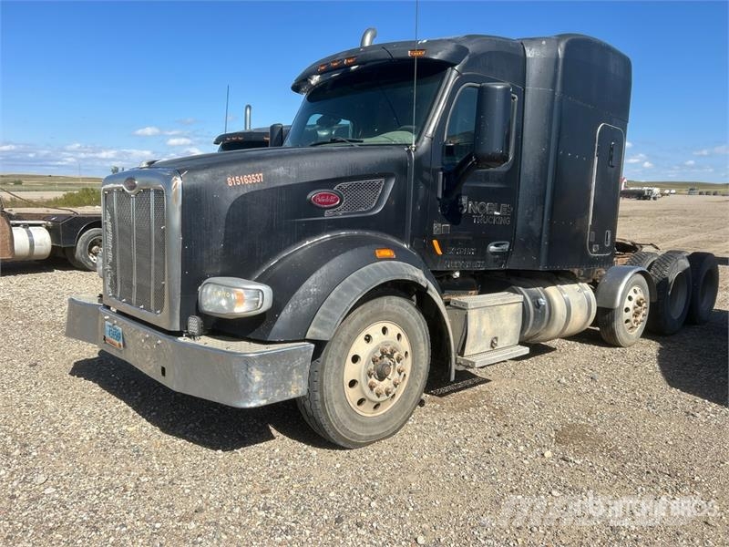 Peterbilt 567 Vetopöytäautot