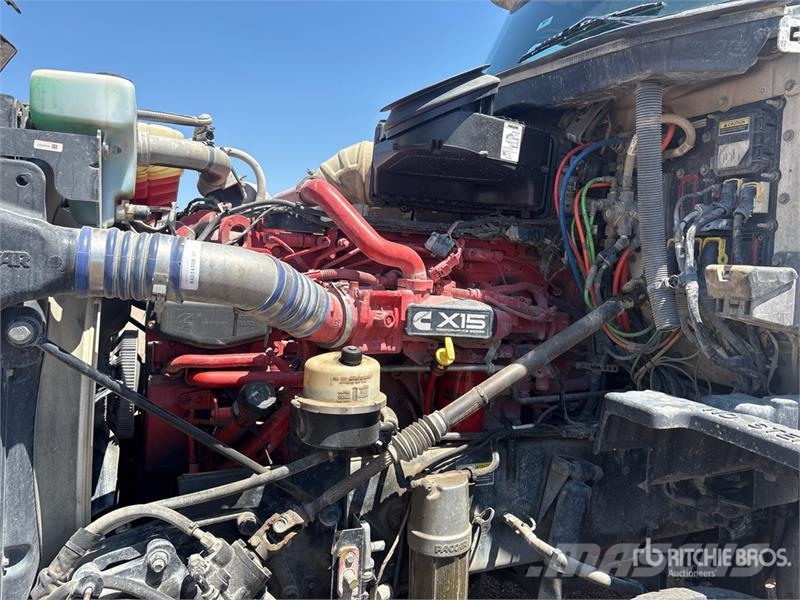 Peterbilt 567 4x2 Cab and Chassis (Inoperable) Cabins and interior