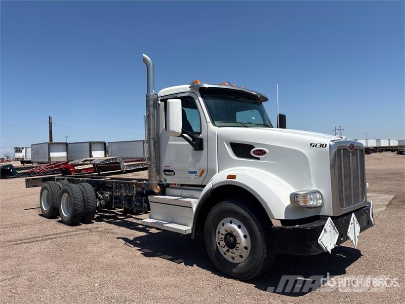 Peterbilt 567 4x2 Cab and Chassis (Inoperable) Cabins and interior