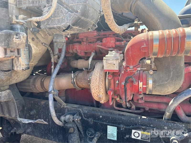 Peterbilt 567 4x2 Cab and Chassis (Inoperable) Cabins and interior