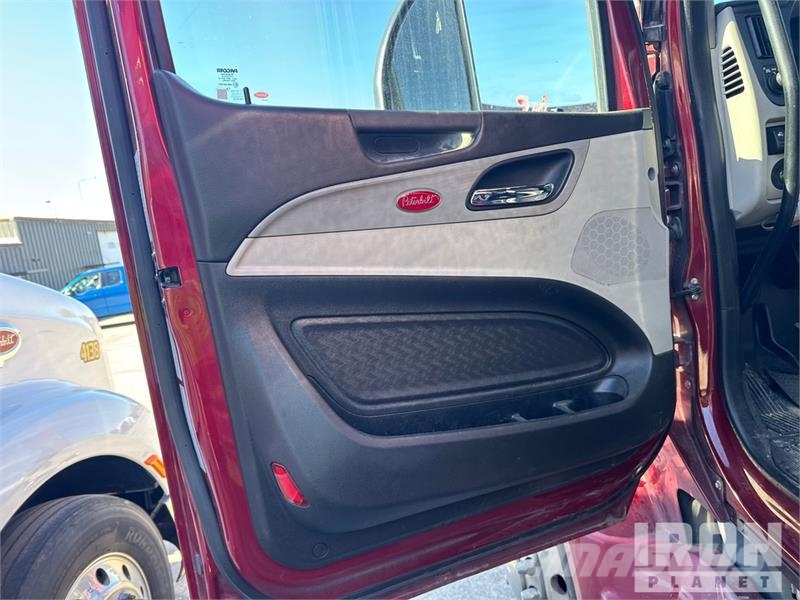 Peterbilt 579 曳引機組件