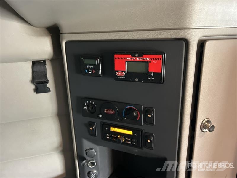 Peterbilt 579 Tractor Units