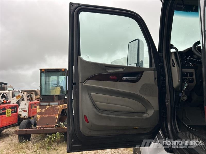 Peterbilt 579 Tractor Units