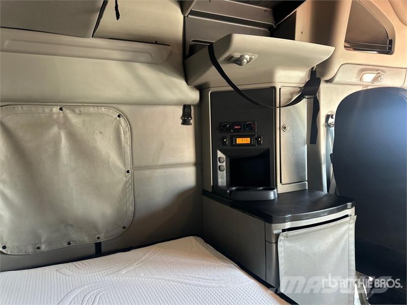 Peterbilt 579 Prime Movers