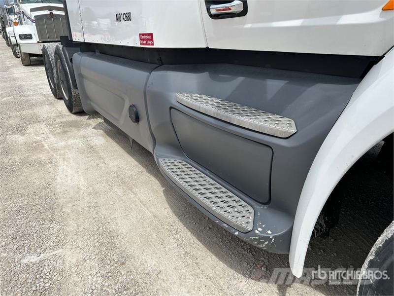 Peterbilt 579 وحدات الجر