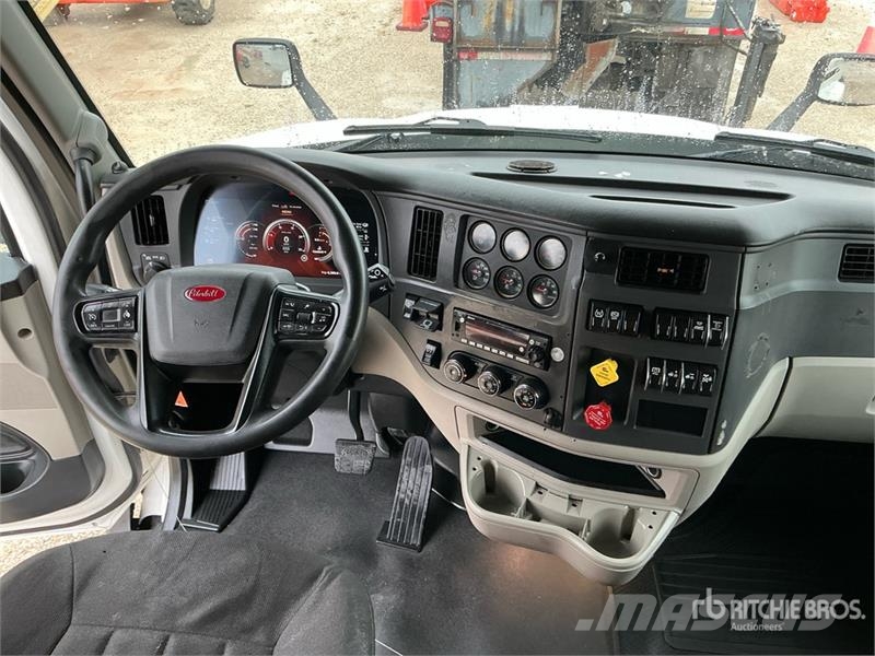 Peterbilt 579 Tractor Units
