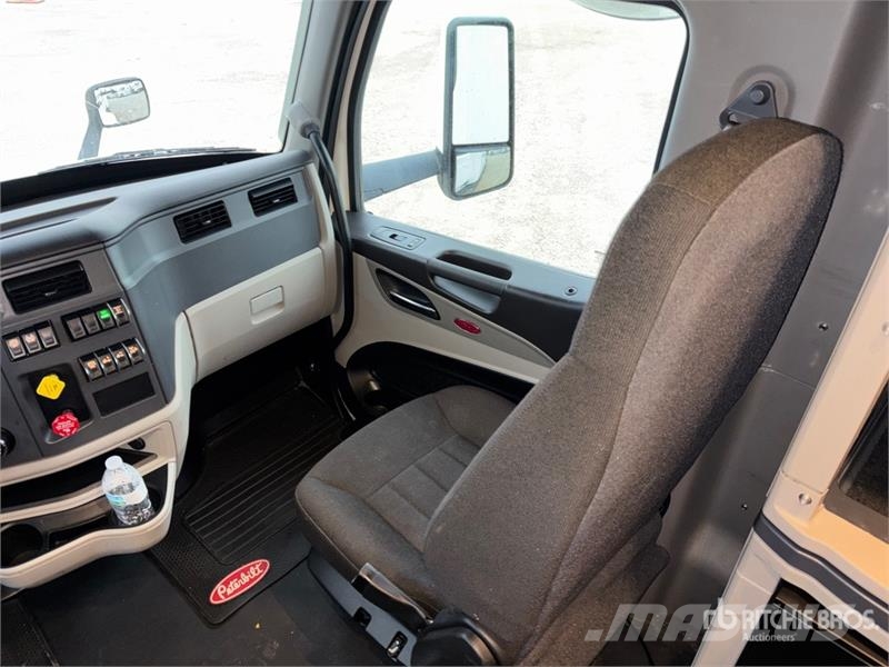 Peterbilt 579 Tractor Units