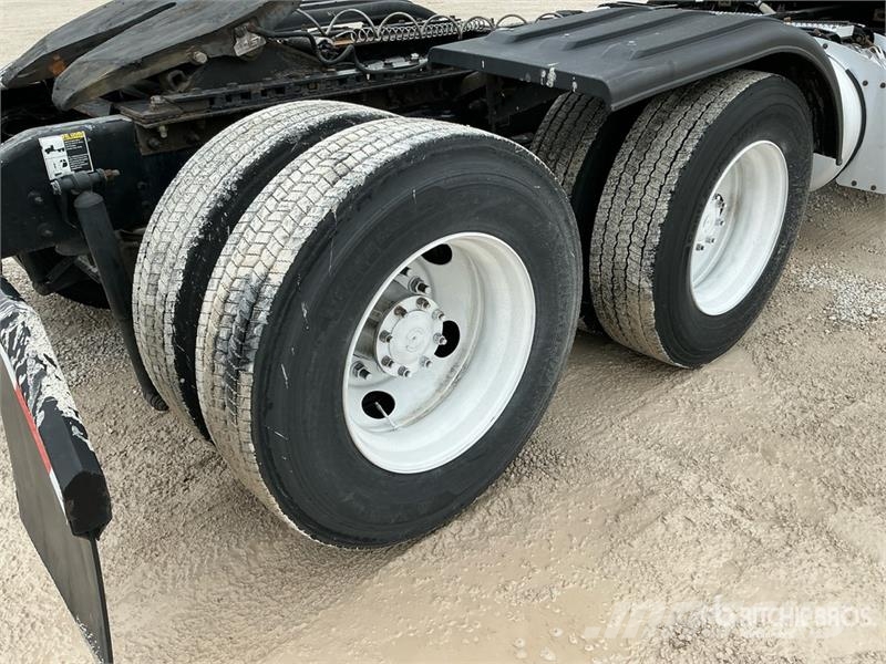 Peterbilt 579 Tractor Units