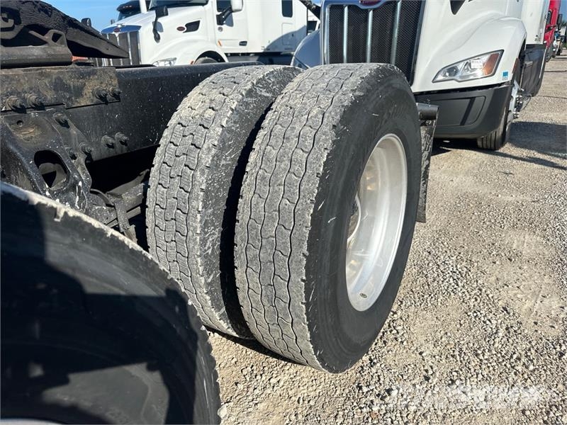 Peterbilt 579 Prime Movers