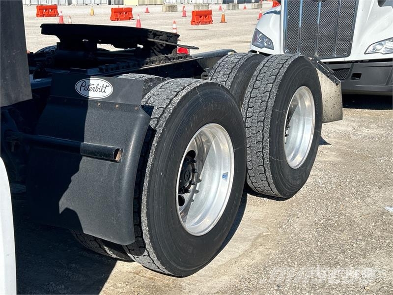 Peterbilt 579 牵引车