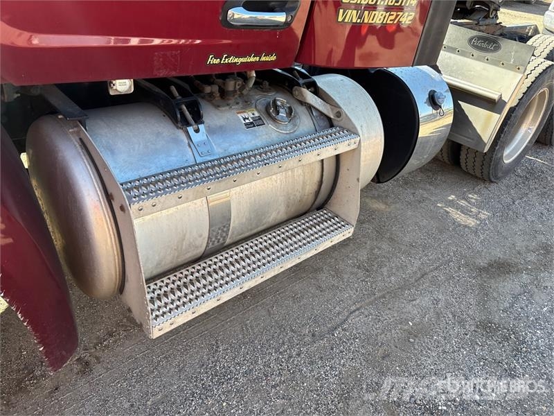 Peterbilt 579 曳引機組件