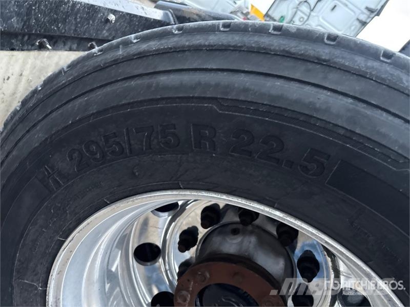 Peterbilt 579 Tractor Units