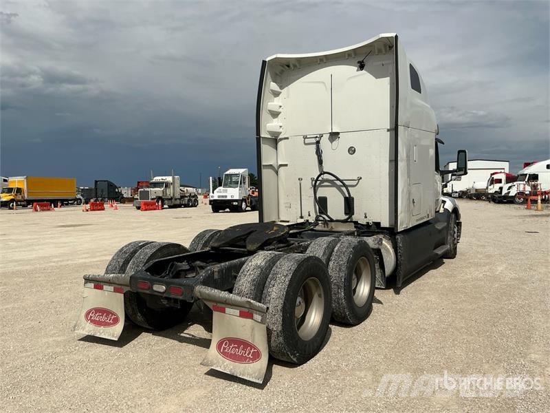 Peterbilt 579 Truck Tractor Units