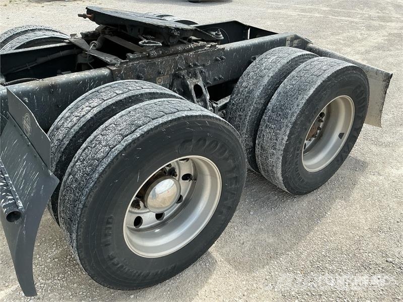 Peterbilt 579 Truck Tractor Units