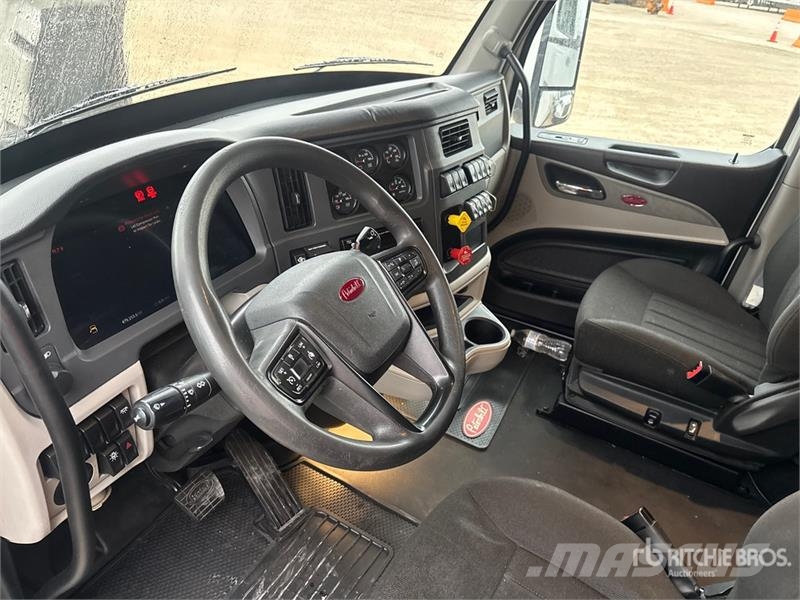 Peterbilt 579 Tractor Units