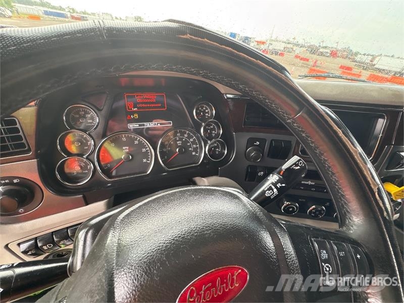 Peterbilt 579 وحدات الجر