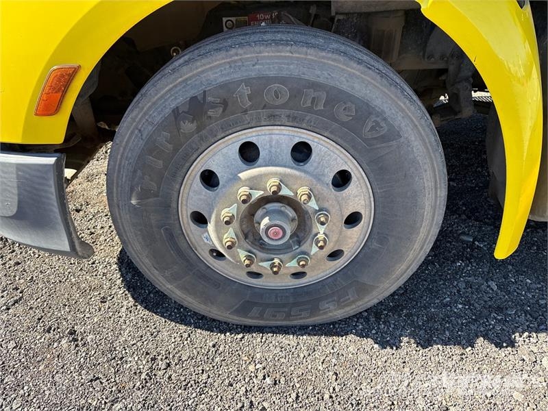 Peterbilt 579 Trekkers