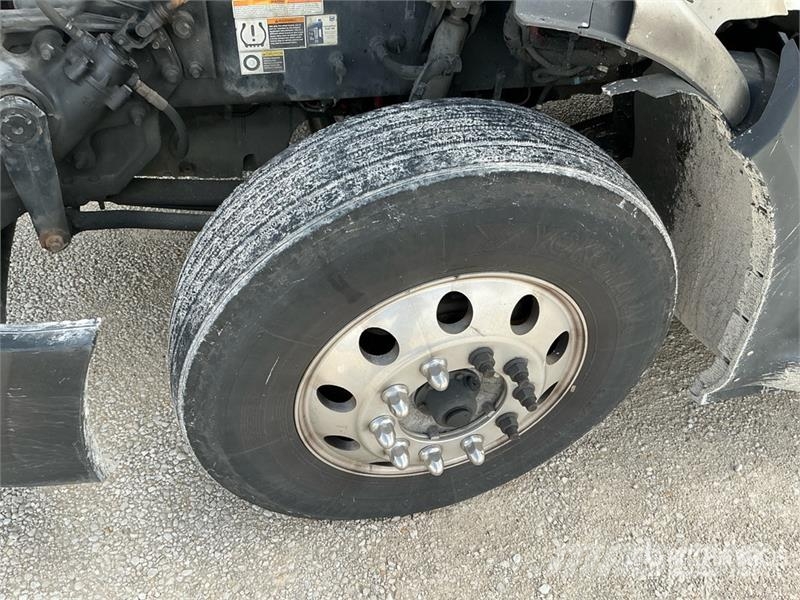 Peterbilt 579 Truck Tractor Units