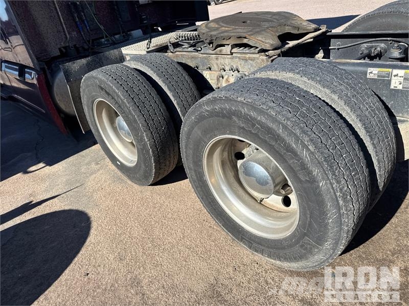 Peterbilt 579 曳引機組件