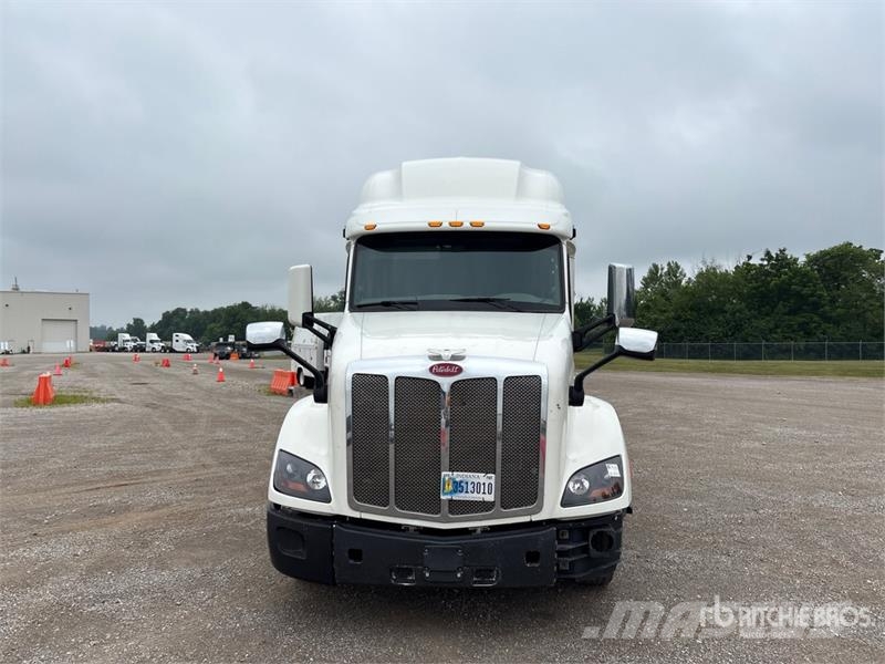 Peterbilt 579 Vilcēji