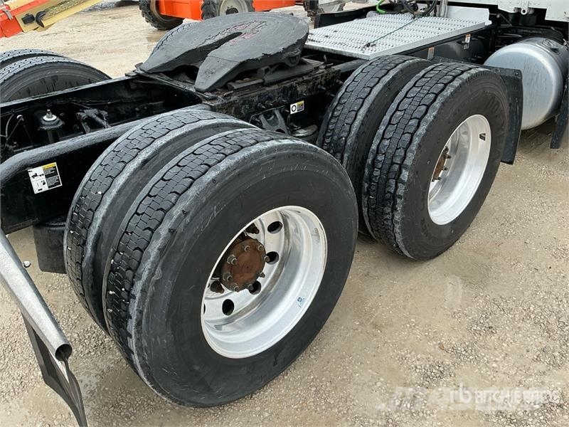 Peterbilt 579 Tractor Units