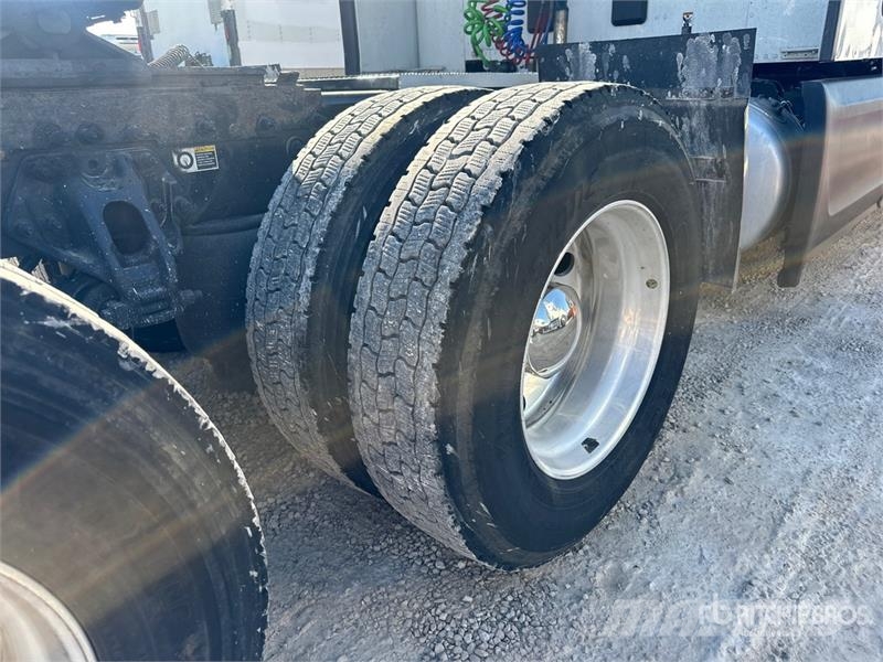 Peterbilt 579 Prime Movers