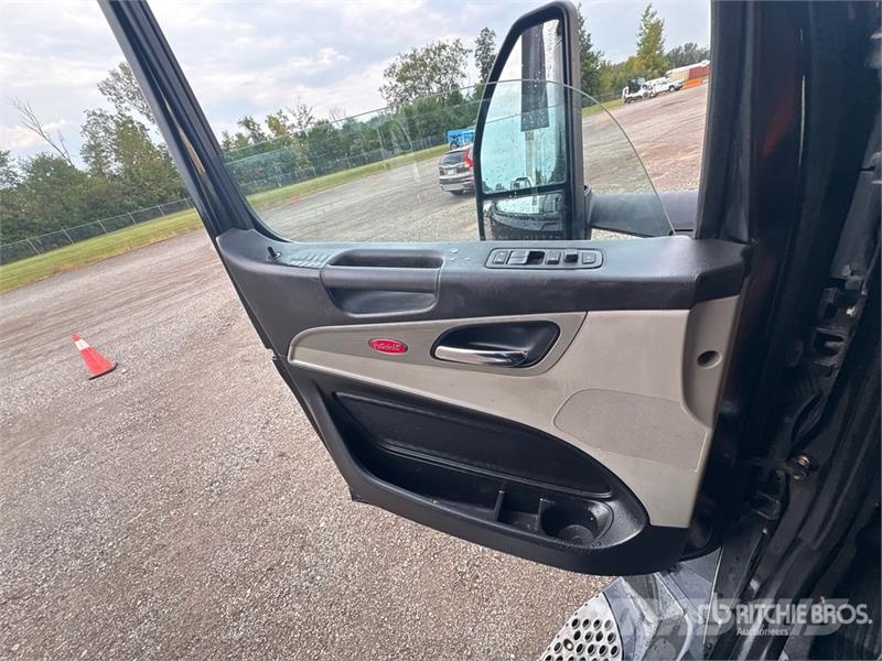 Peterbilt 579 Naudoti vilkikai