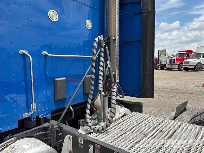 Peterbilt 579 وحدات الجر