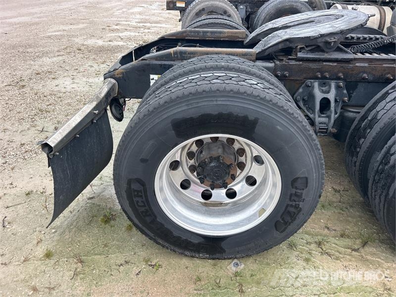 Peterbilt 579 Tractor Units