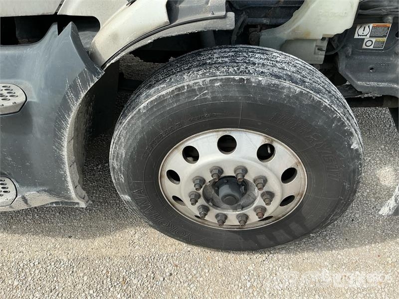 Peterbilt 579 Truck Tractor Units
