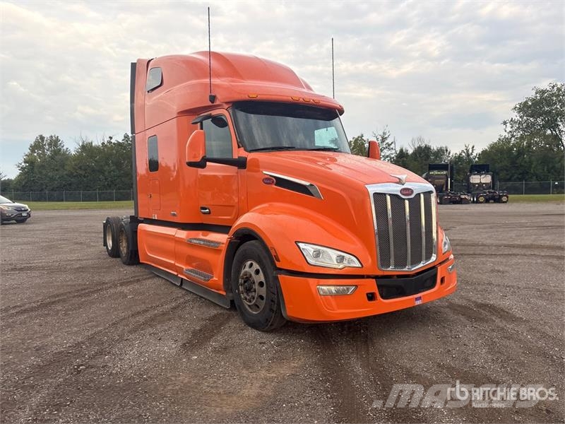 Peterbilt 579 Naudoti vilkikai