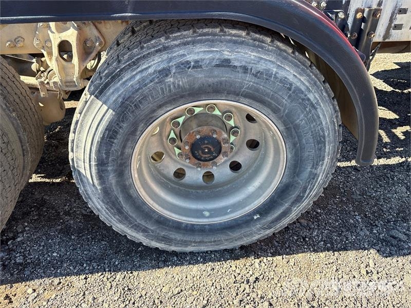 Peterbilt 579 Trekkers