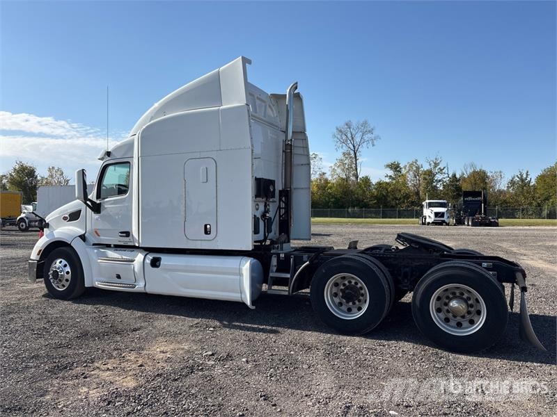 Peterbilt 579 Vilcēji