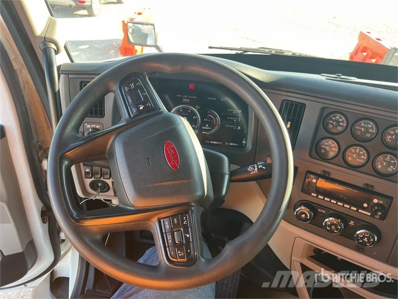 Peterbilt 579 牵引车