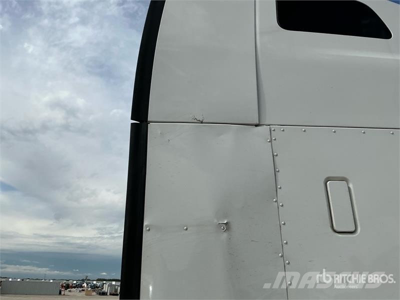 Peterbilt 579 Truck Tractor Units