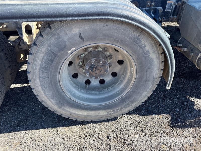 Peterbilt 579 Trekkers