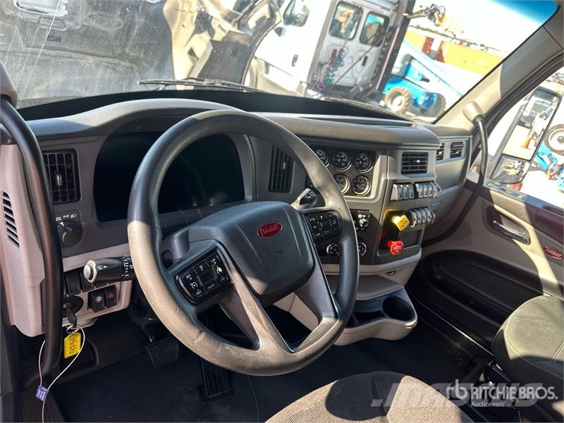 Peterbilt 579 Prime Movers