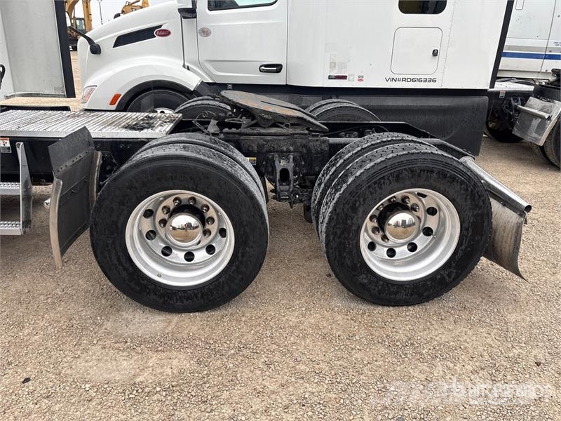 Peterbilt 579 Tractor Units