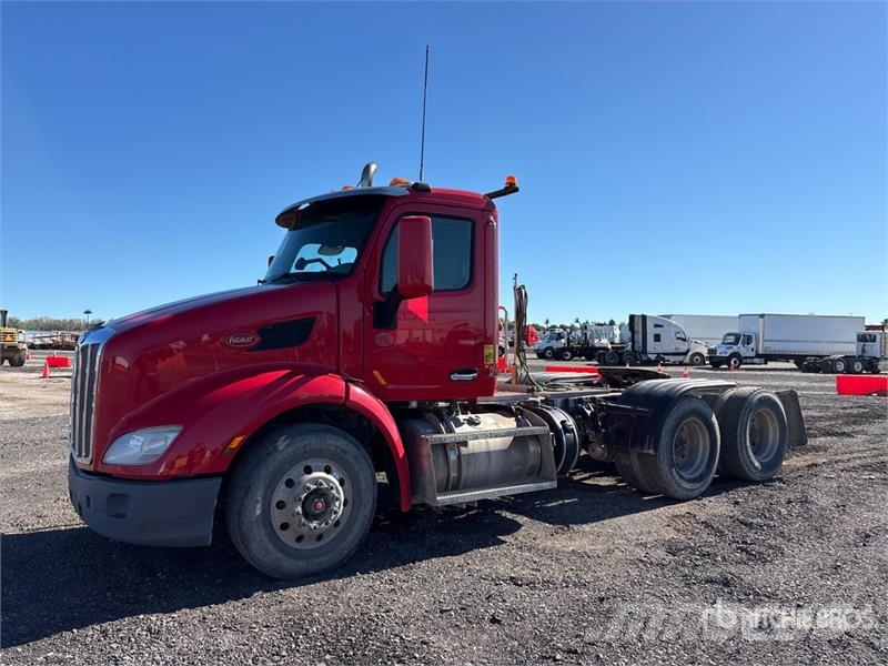 Peterbilt 579 Trekkers
